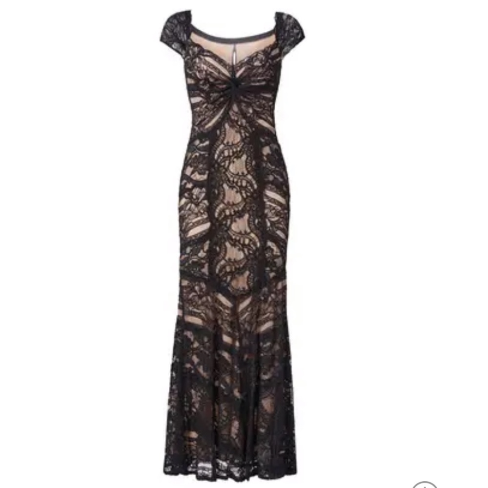 Nicole Miller Lace Floor-length black gown Plus 14